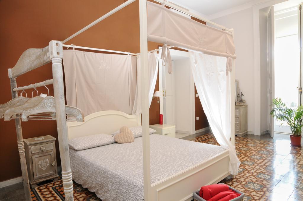Napul'Art Bed & Breakfast Napoli Phòng bức ảnh